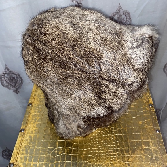 FUR HAT OS LINED 14” Diameter - Picture 4 of 12